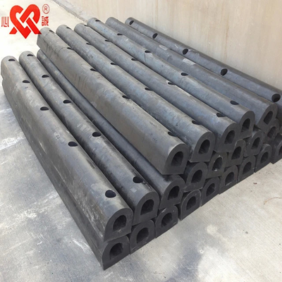 Laadvermogen Solid D Rubber Fender Uitstekende weerbestendigheid Bolted Installatie