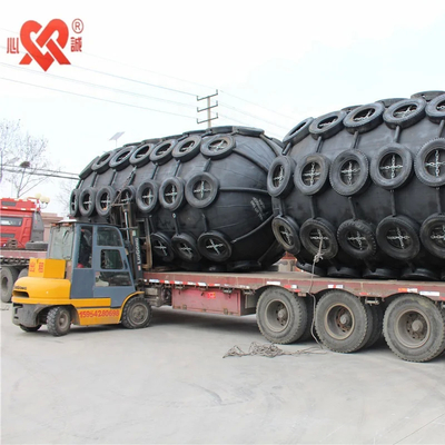 Yokohama Pneumatic Fenders Lage reactie kracht Gemakkelijk te installeren 3,3m Flange Rubber Aanpasbaar
