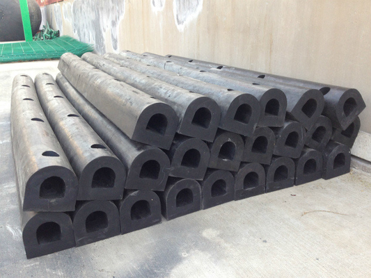 D-type fender van massief rubber voor inslagenergie-absorptie