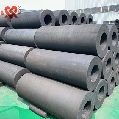 Geboulde installatie Cylindrische rubber fender 10-1000kg Lengte 1000-5000mm Aanpasbaar voor haven- en doktoepassingen