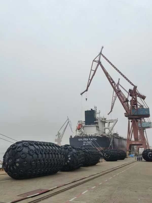00,5-4,5m Diameter Yokohama Marine Fender in zwart voor aangepaste maritieme vereisten