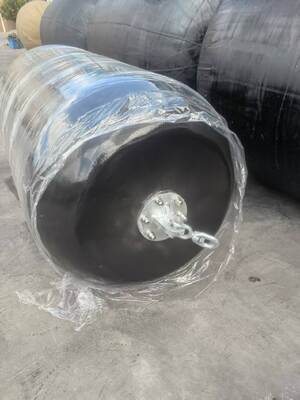 24 maanden periode met schuim gevulde fenders D3.0m X L5.0m doorbuiging 60 procent Duurzame beschermingsoplossing voor maritieme dokken