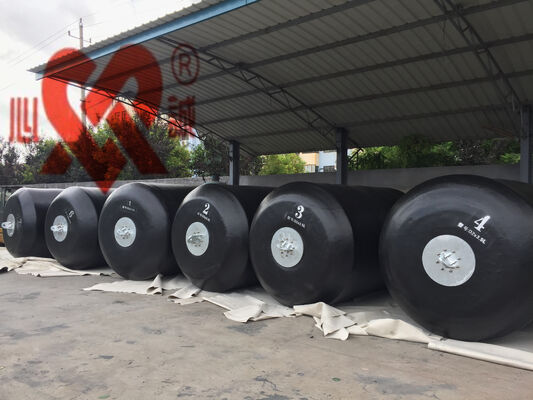 24 maanden periode met schuim gevulde fenders D3.0m X L5.0m doorbuiging 60 procent Duurzame beschermingsoplossing voor maritieme dokken