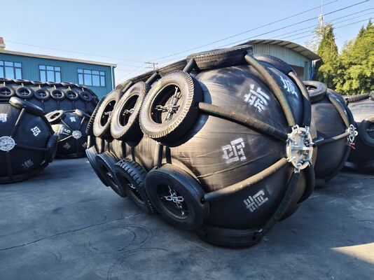 Extrusieproces Marine Rubber Stootwillen Hoge Druk Technologie 10 Jaar Ontwerp Gebruiksduur