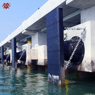 SGS-goedgekeurde conische rubberen fenders met een hardheid van 60-70 Shore A en weerbestendigheid, ideaal voor maritieme aanlegsystemen