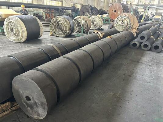 Hardheid 70-85A Sleepboot Fenders Zware Laadcapaciteit Giet- en Extrusievormen Duurzame Maritieme Beschermingsoplossingen