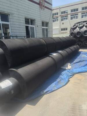 Slechte onderhoudsbehoefte sleepboot rolluiken Hoogte 200 mm 450 mm Ontworpen om onderhoudskosten te verlagen en de veiligheid van sleepboten te verbeteren