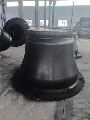 SGS-goedgekeurde conische rubberen fenders met een hardheid van 60-70 Shore A en weerbestendigheid, ideaal voor maritieme aanlegsystemen