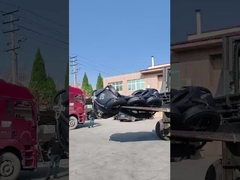 Yokohama Fender in container geladen